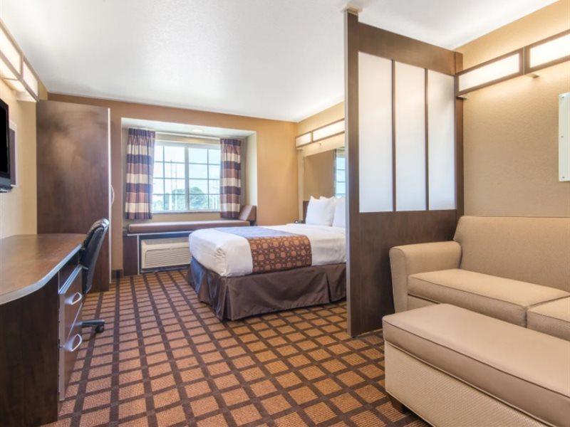 Microtel Inn And Suites Монтгомери Экстерьер фото