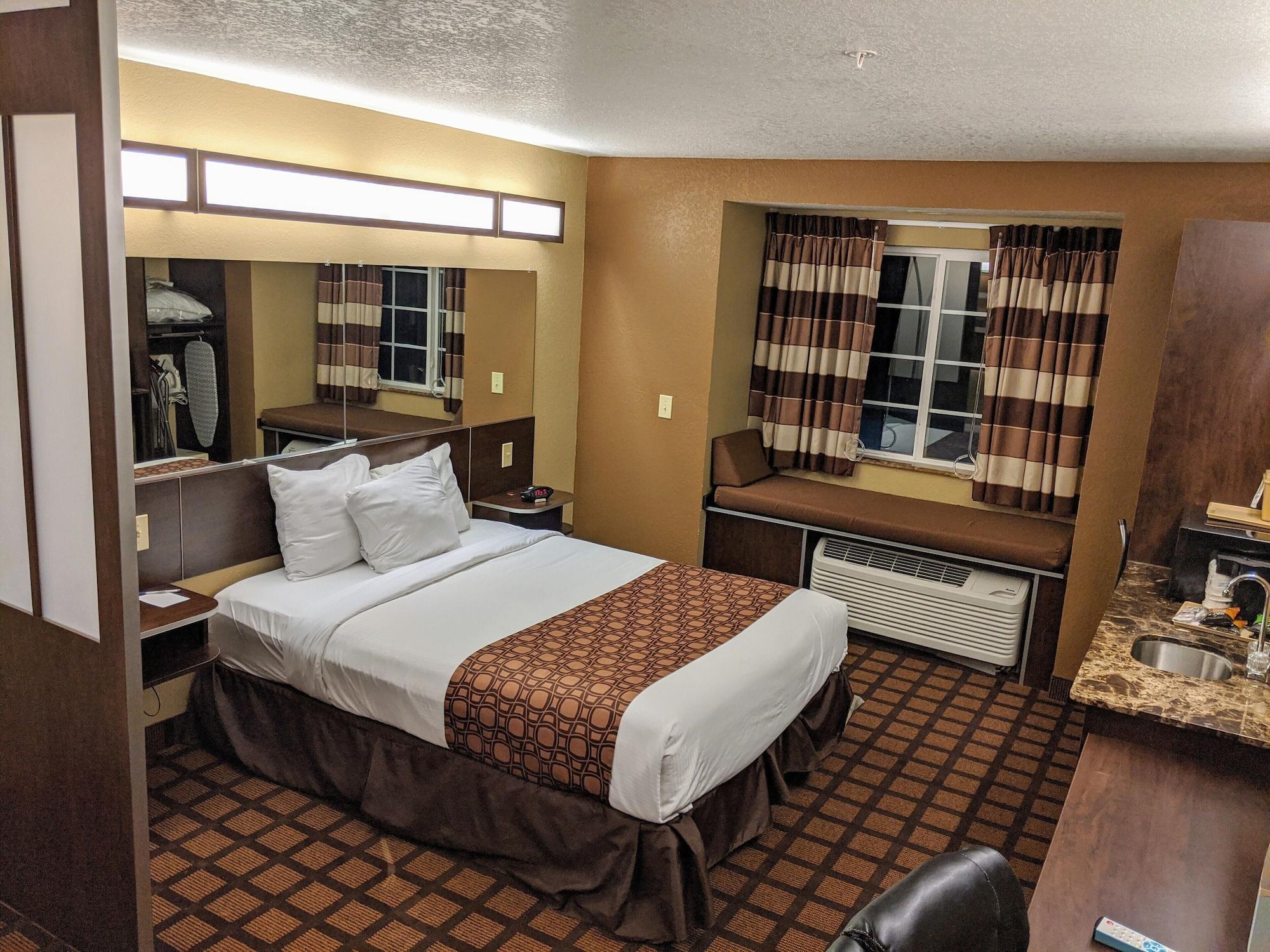 Microtel Inn And Suites Монтгомери Экстерьер фото