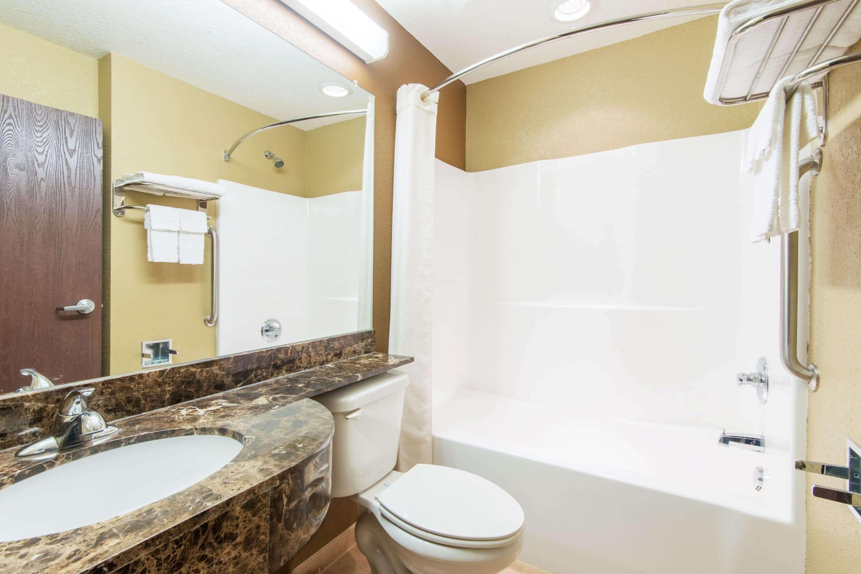 Microtel Inn And Suites Монтгомери Экстерьер фото