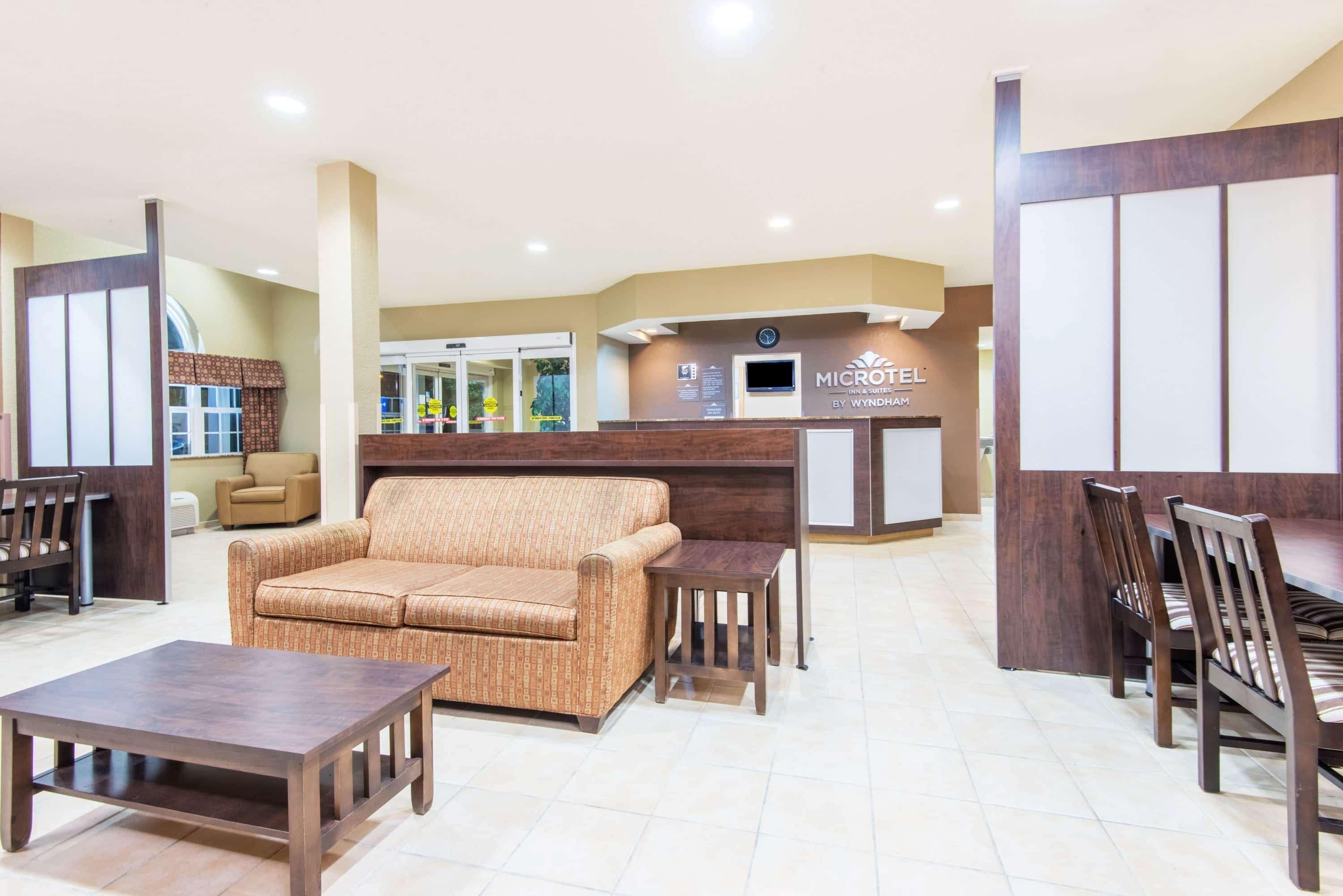 Microtel Inn And Suites Монтгомери Экстерьер фото